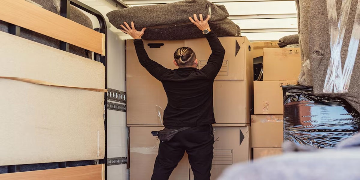 Furniture moving companies in Dubai Marina